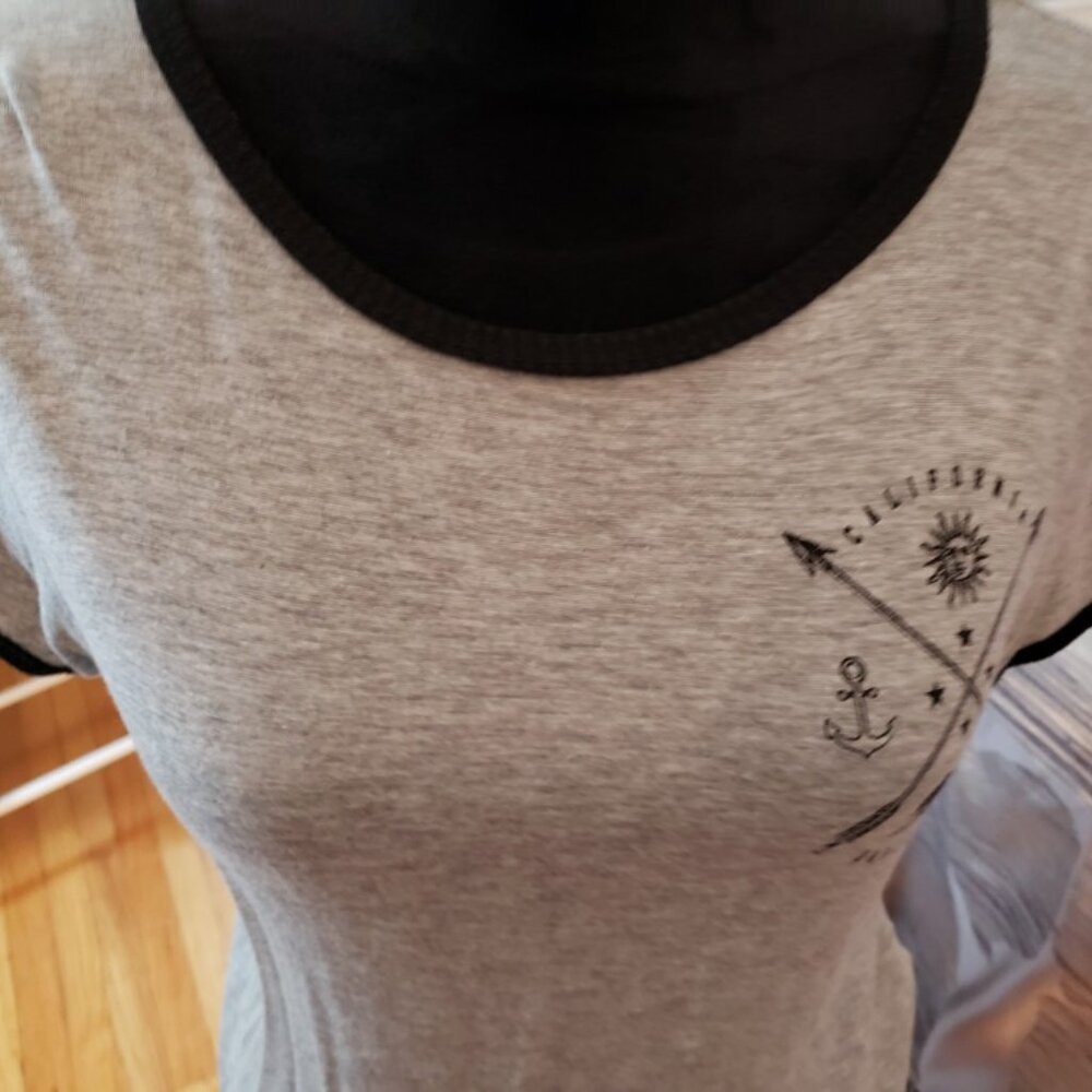 California Dreaming T-Shirt. Size Medium